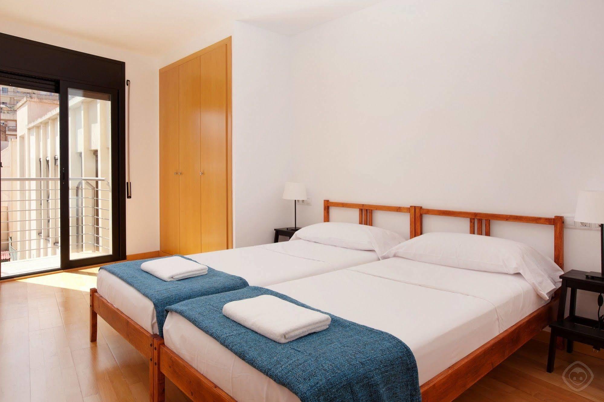 Gracia Apartments บาร์เซโลนา ภายนอก รูปภาพ
